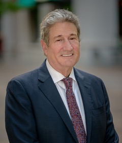 Roger 2019 Suit